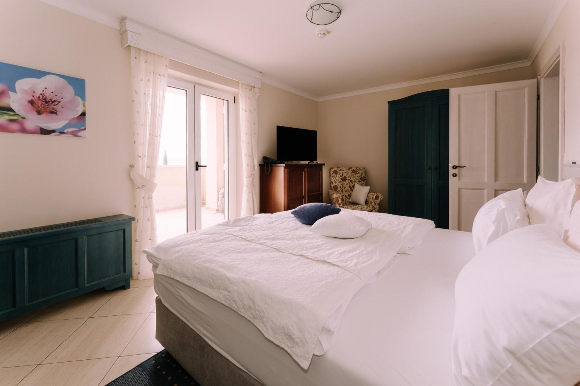 Hotel Abalone Цриквениця Екстер'єр фото