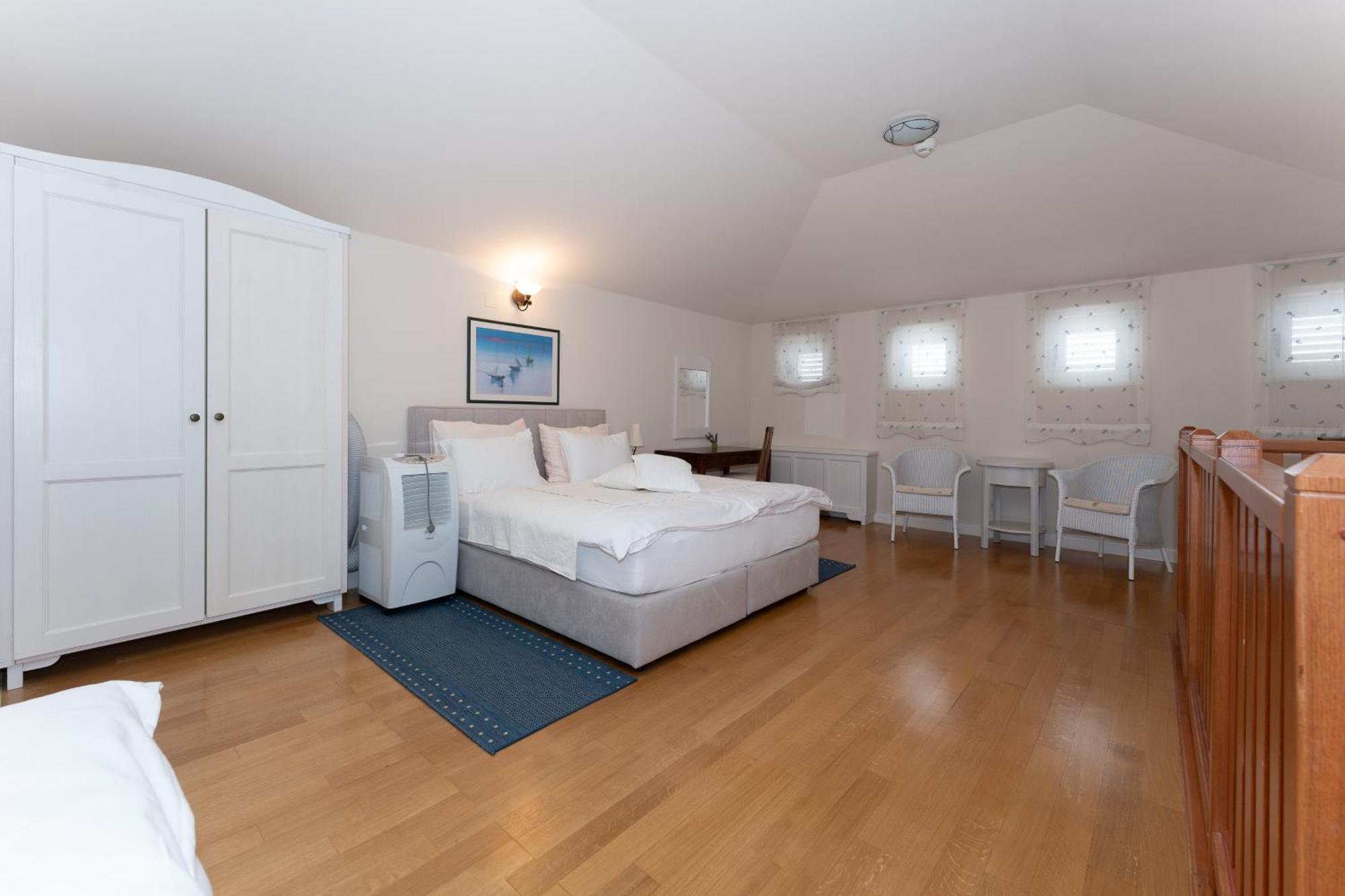 Hotel Abalone Цриквениця Екстер'єр фото