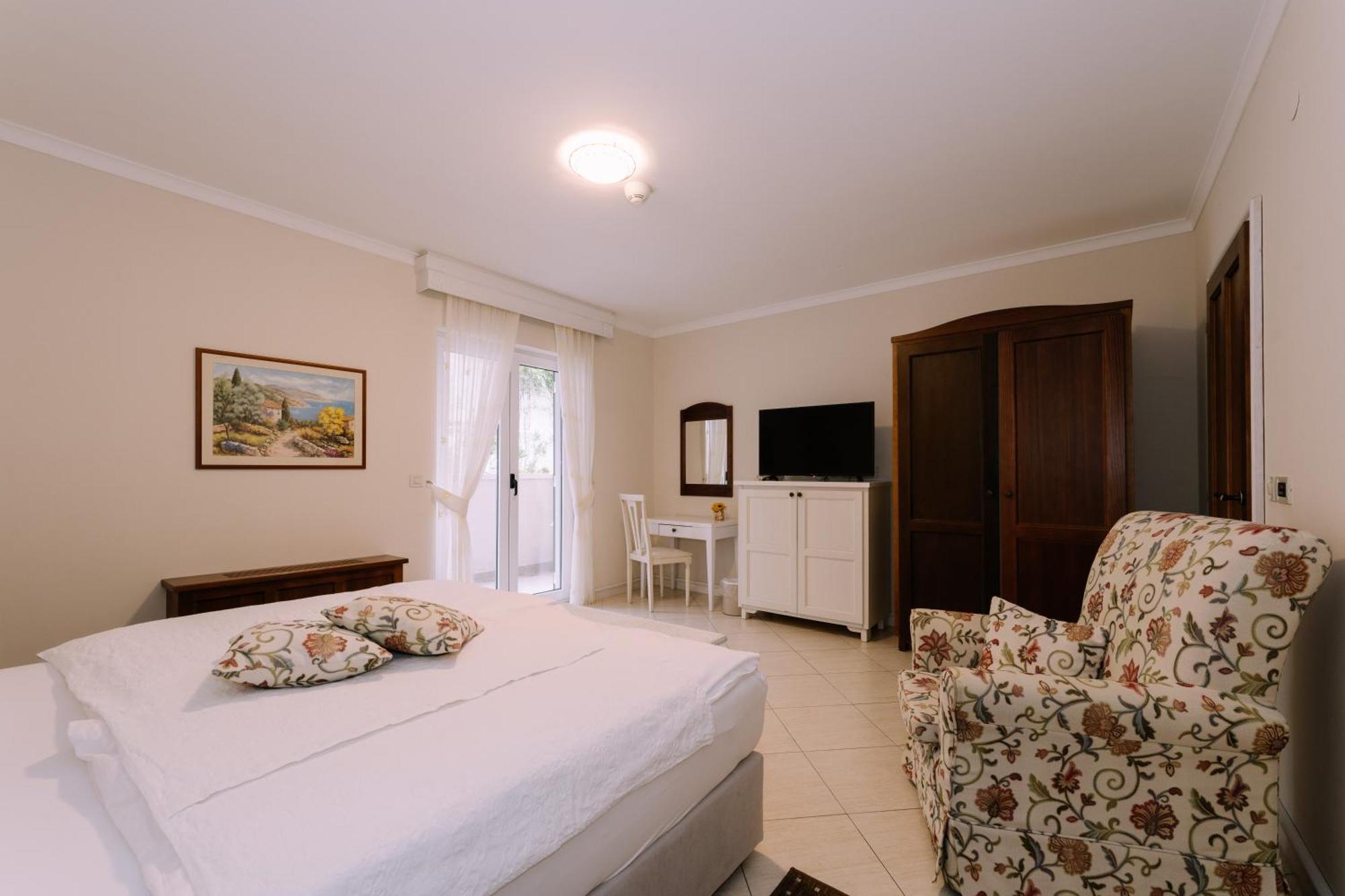 Hotel Abalone Цриквениця Екстер'єр фото