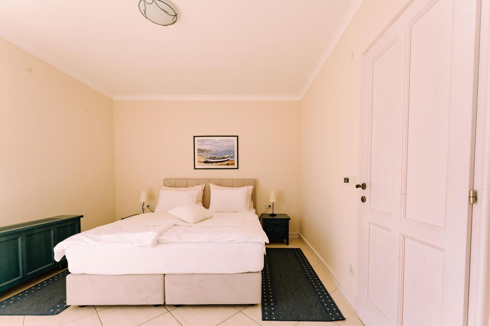 Hotel Abalone Цриквениця Екстер'єр фото