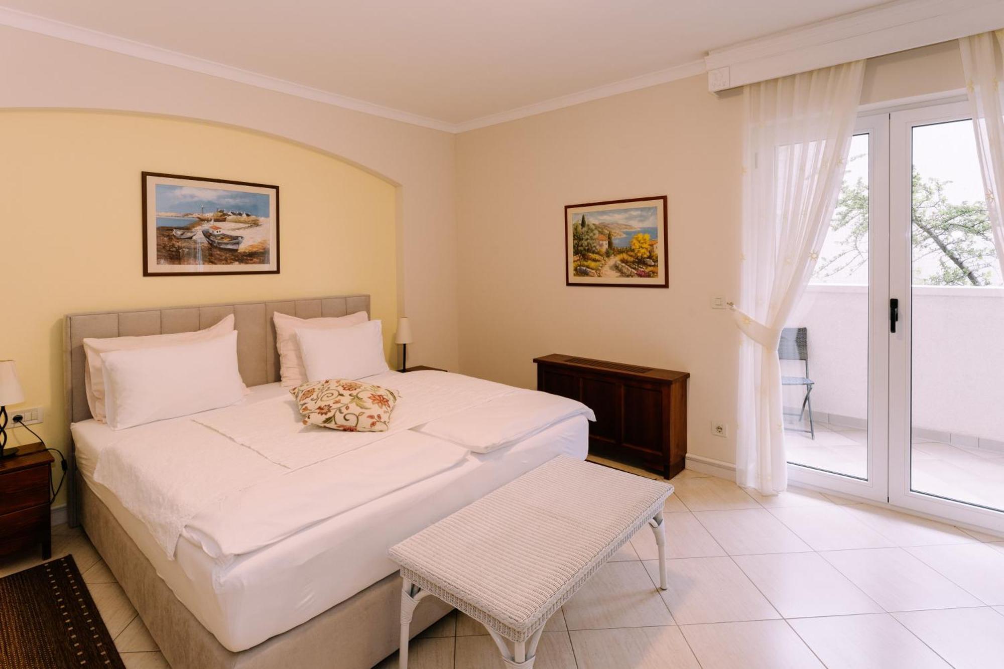 Hotel Abalone Цриквениця Екстер'єр фото